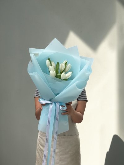 10 White Tulips Bouquet Blue Wrapping